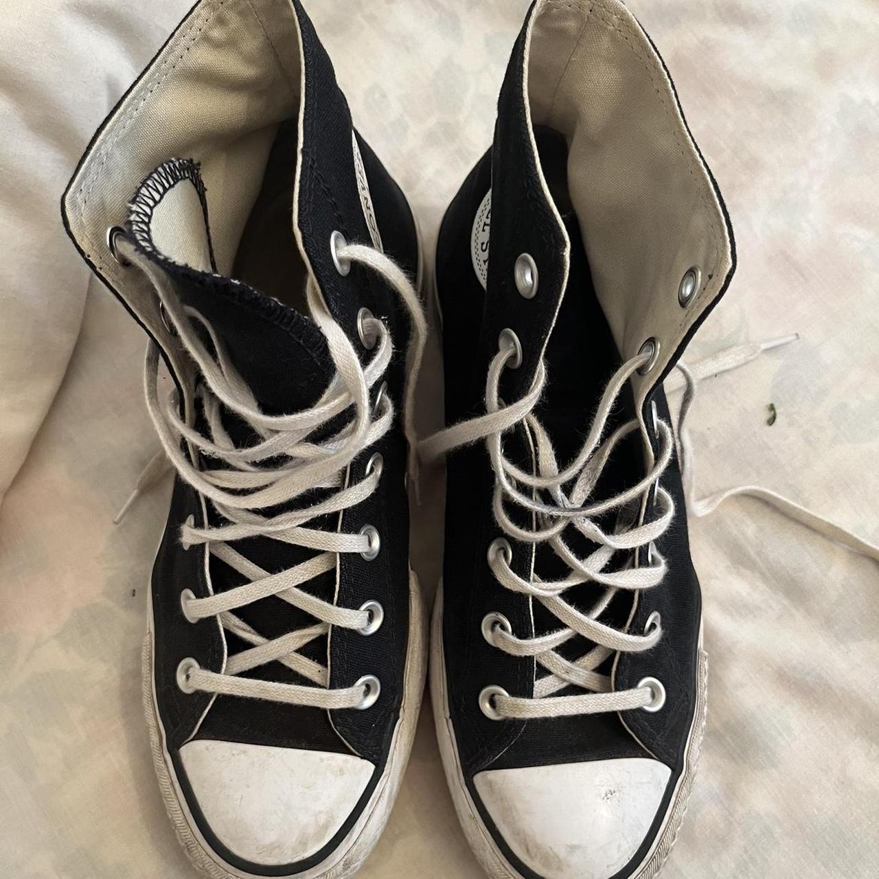 Converse platform worn loads so quite battered no... - Depop