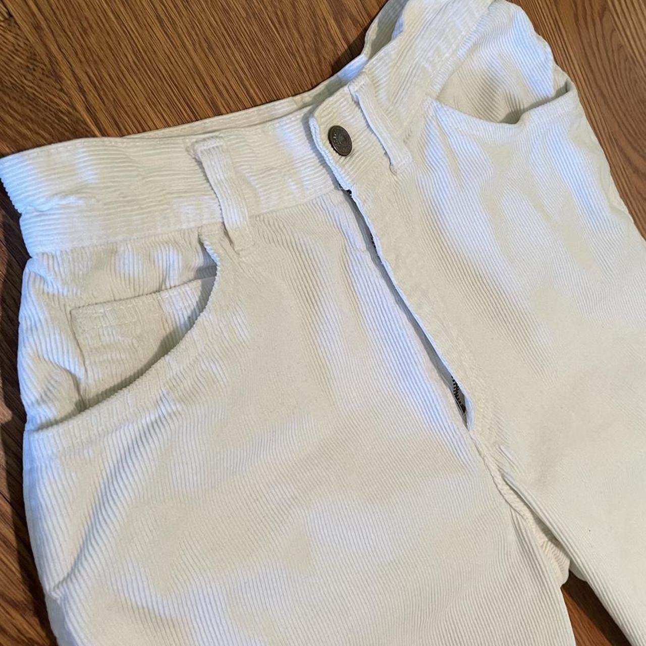 Levi's Women's White Jeans | Depop