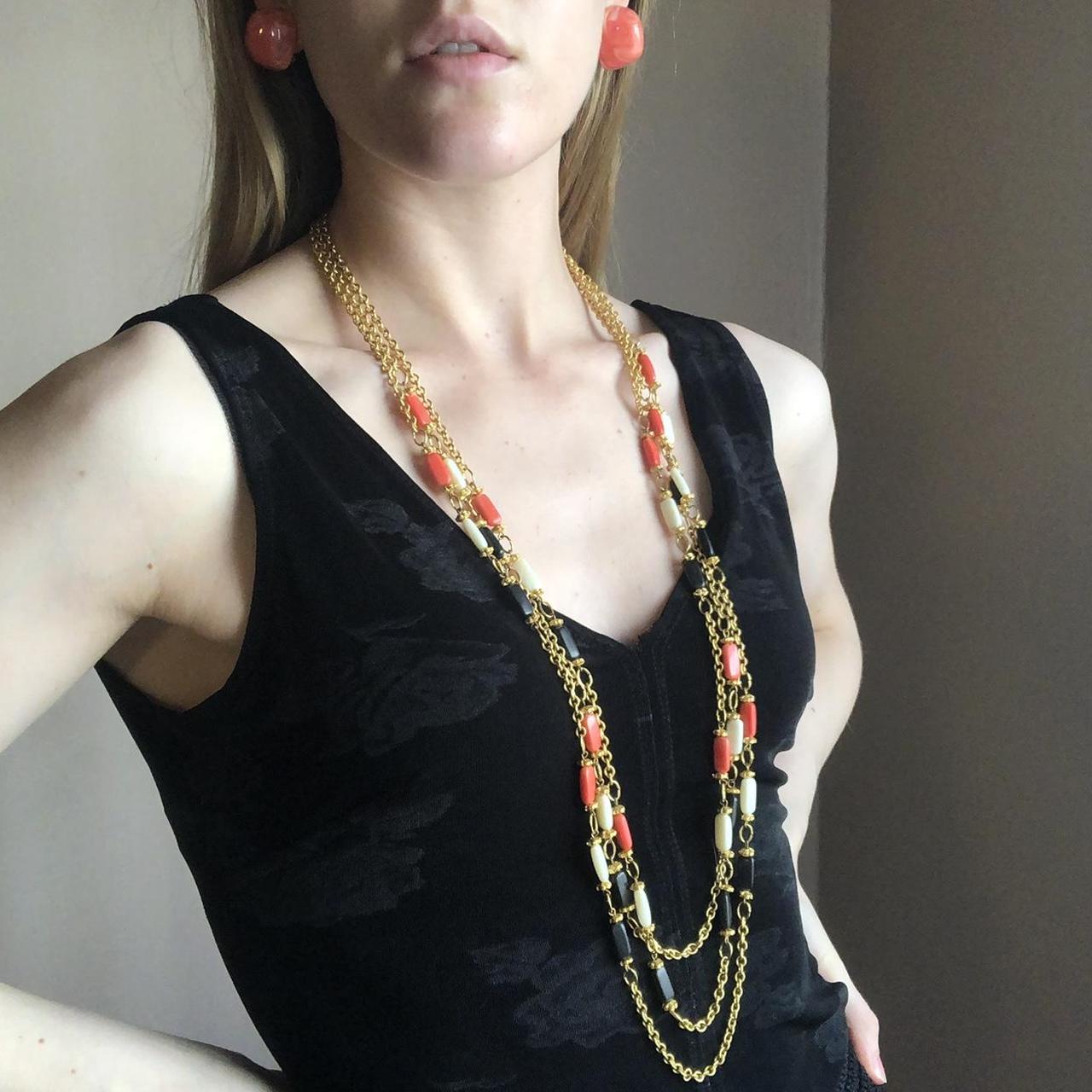 True vintage 80s necklace and clip on earrings
