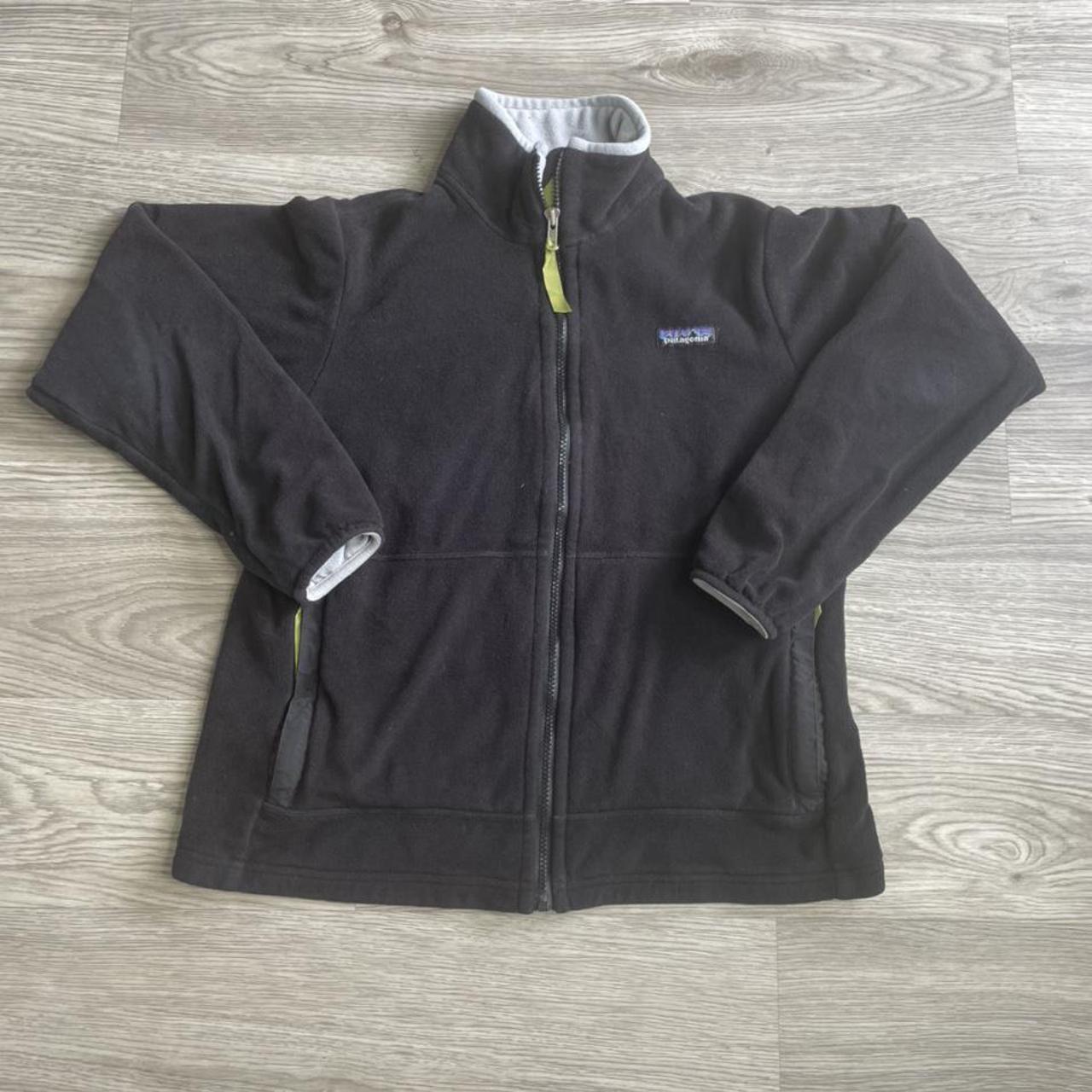 Patagonia Women's Black and Green Jacket | Depop