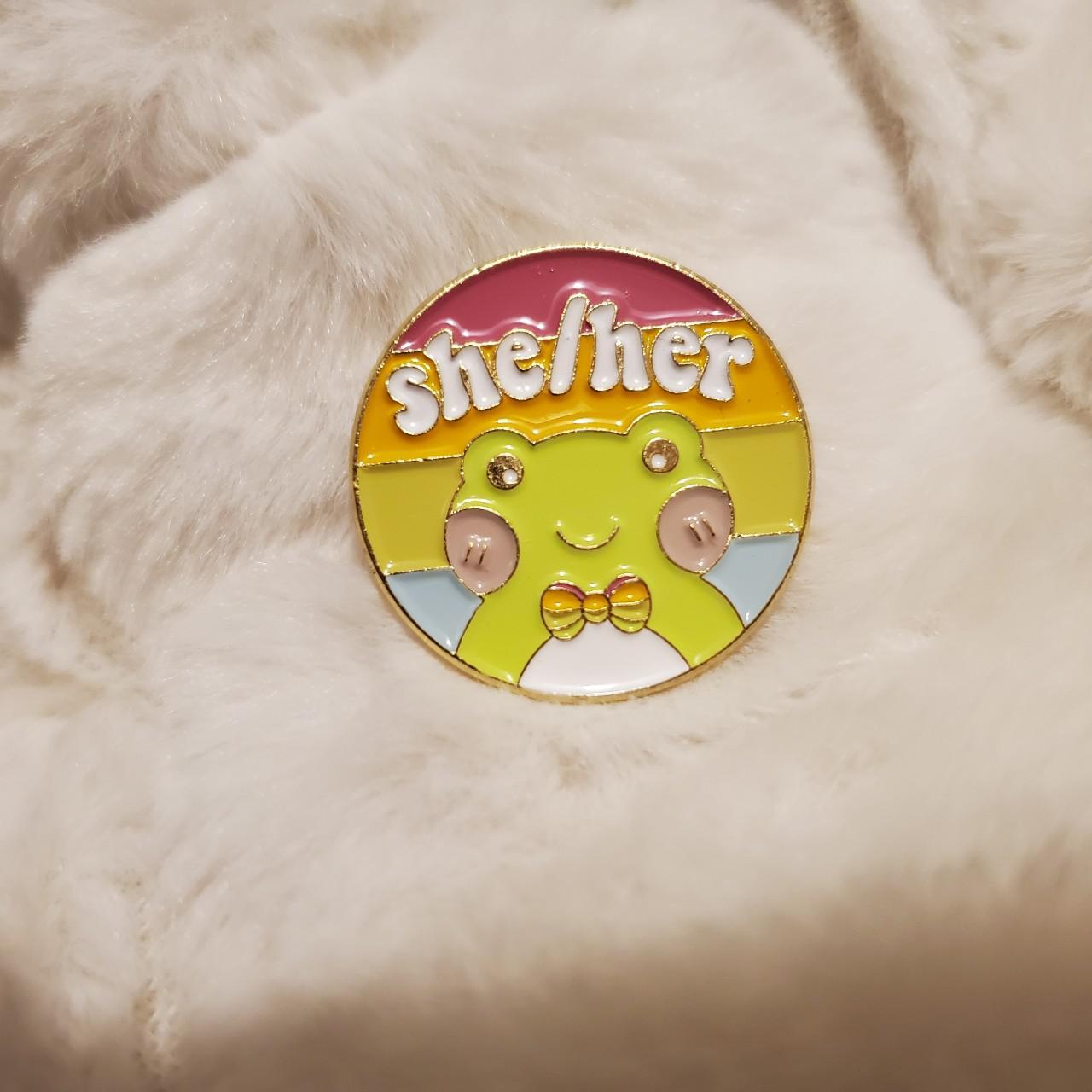 Product Image 1 - She/her frog pronoun pin!

#she #her