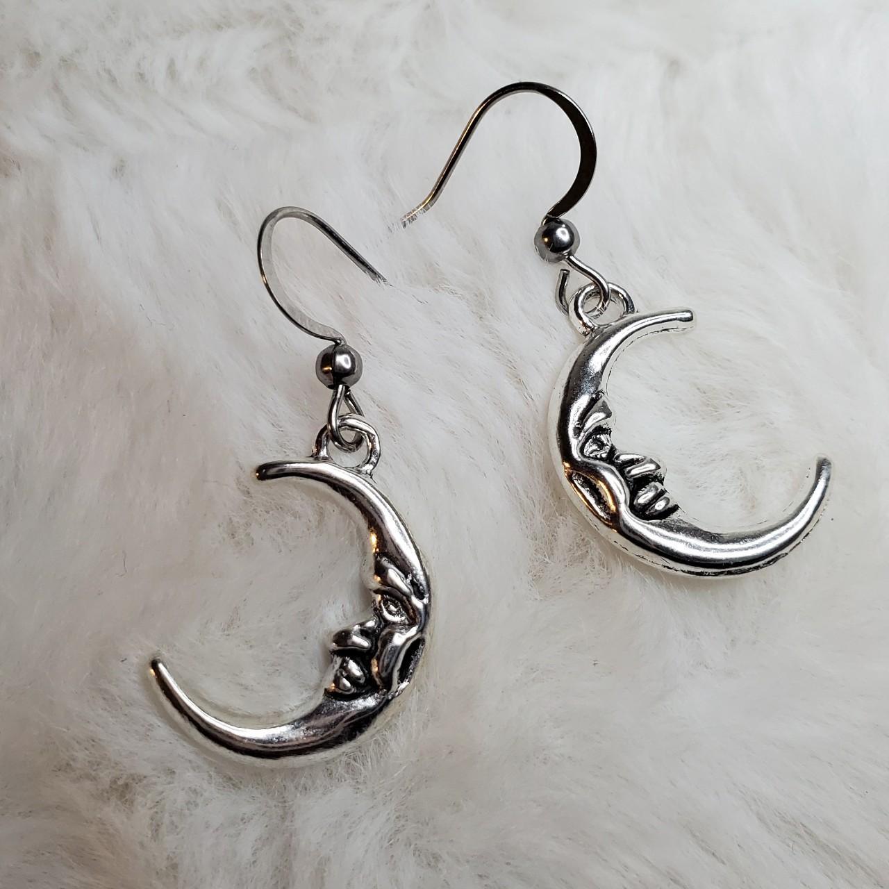 Product Image 1 - Crescent moon with face charm