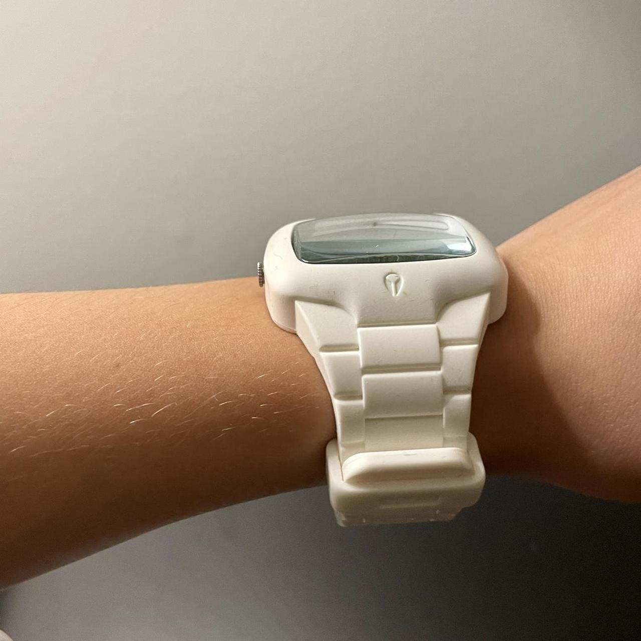 Nixon rubber player online white