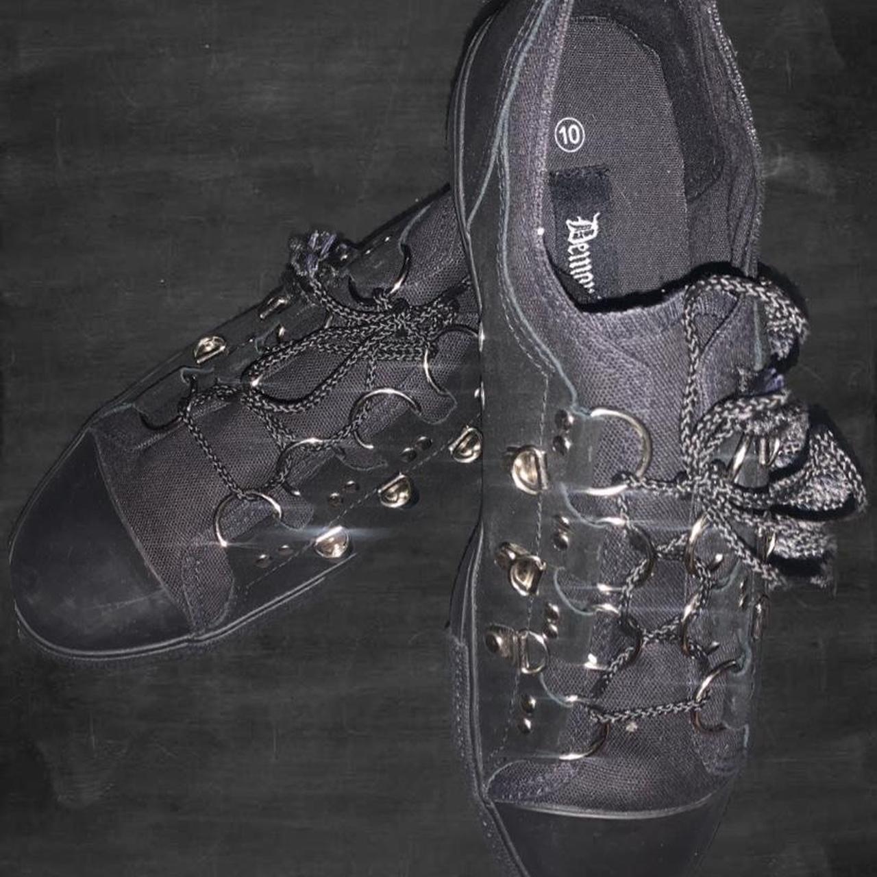 Demonia Men's Black and Silver Trainers (2)
