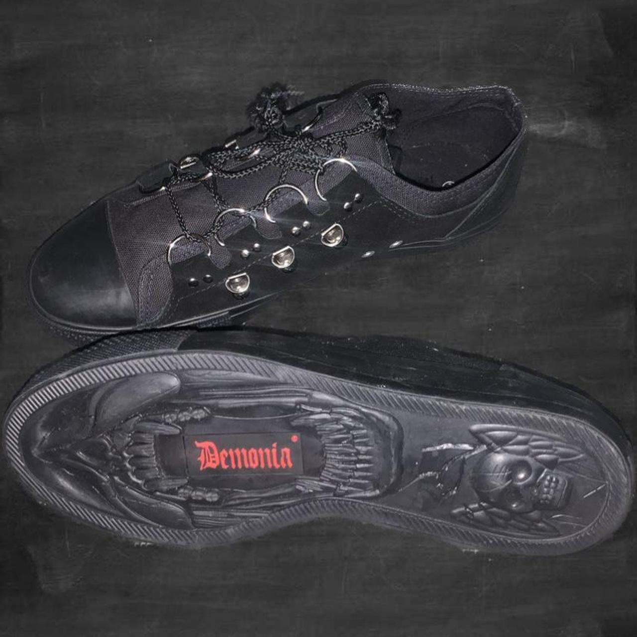 Demonia Men's Black and Silver Trainers (3)