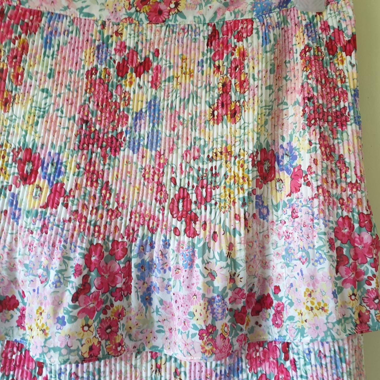 Warehouse Floral Midi Skirt Sz 12 Pink Blue Pleats... Depop