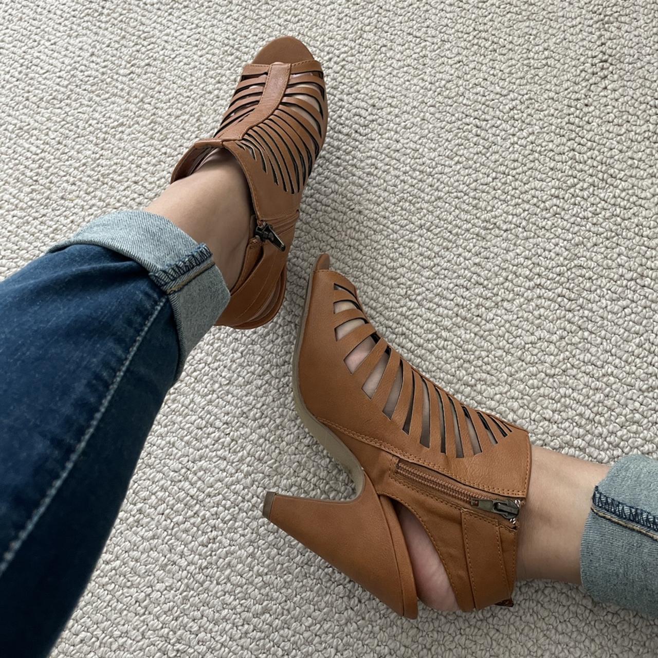 Cute tan clearance heels