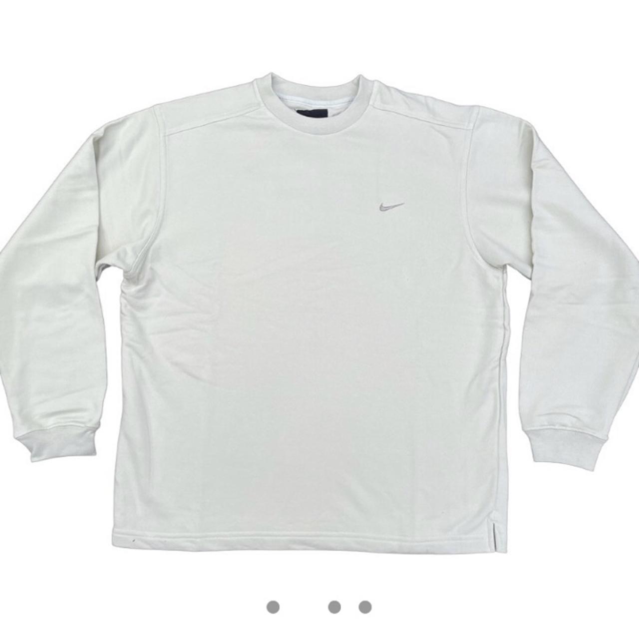 Nike Women's Jumper Depop