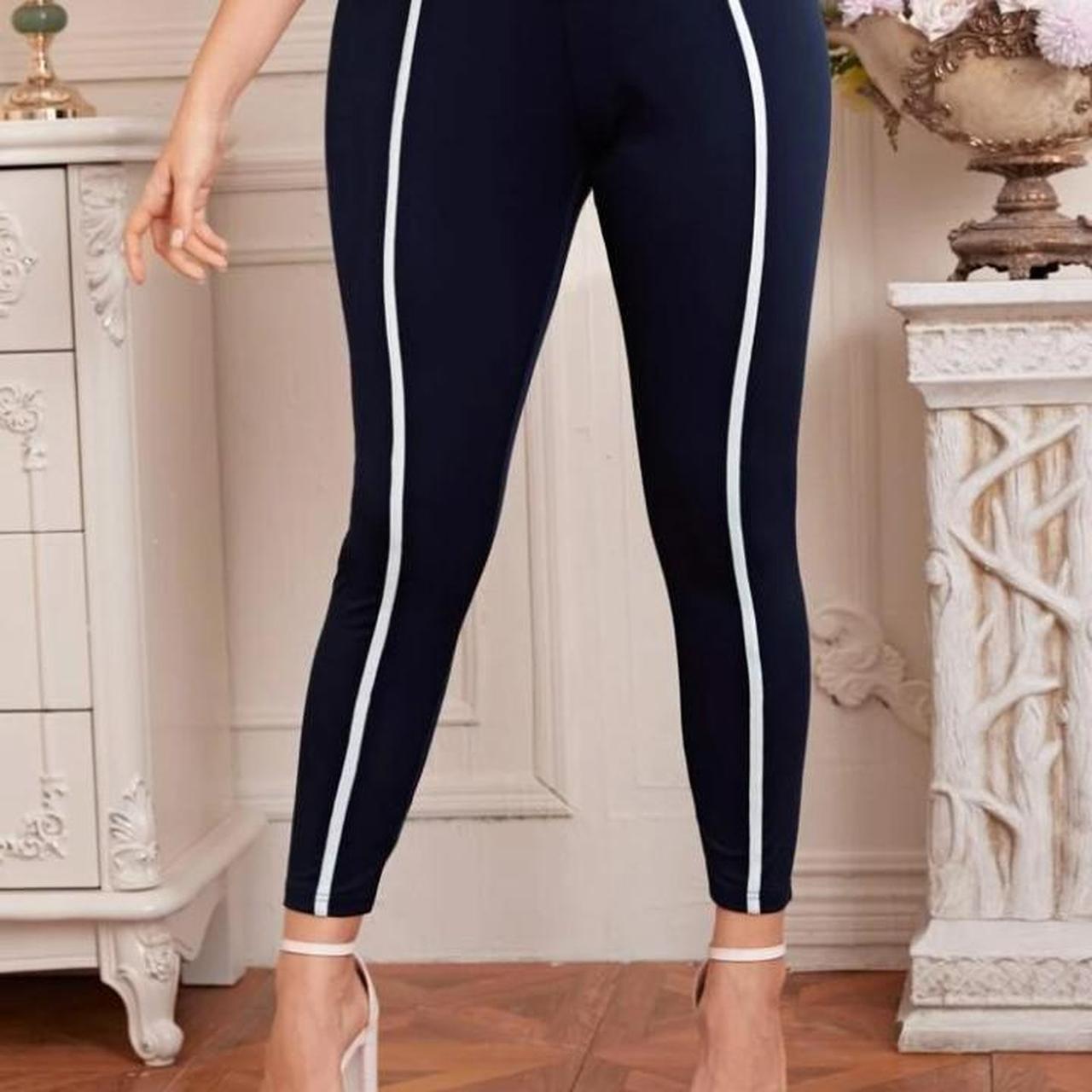 SHEIN Women's Navy and White Leggings Depop