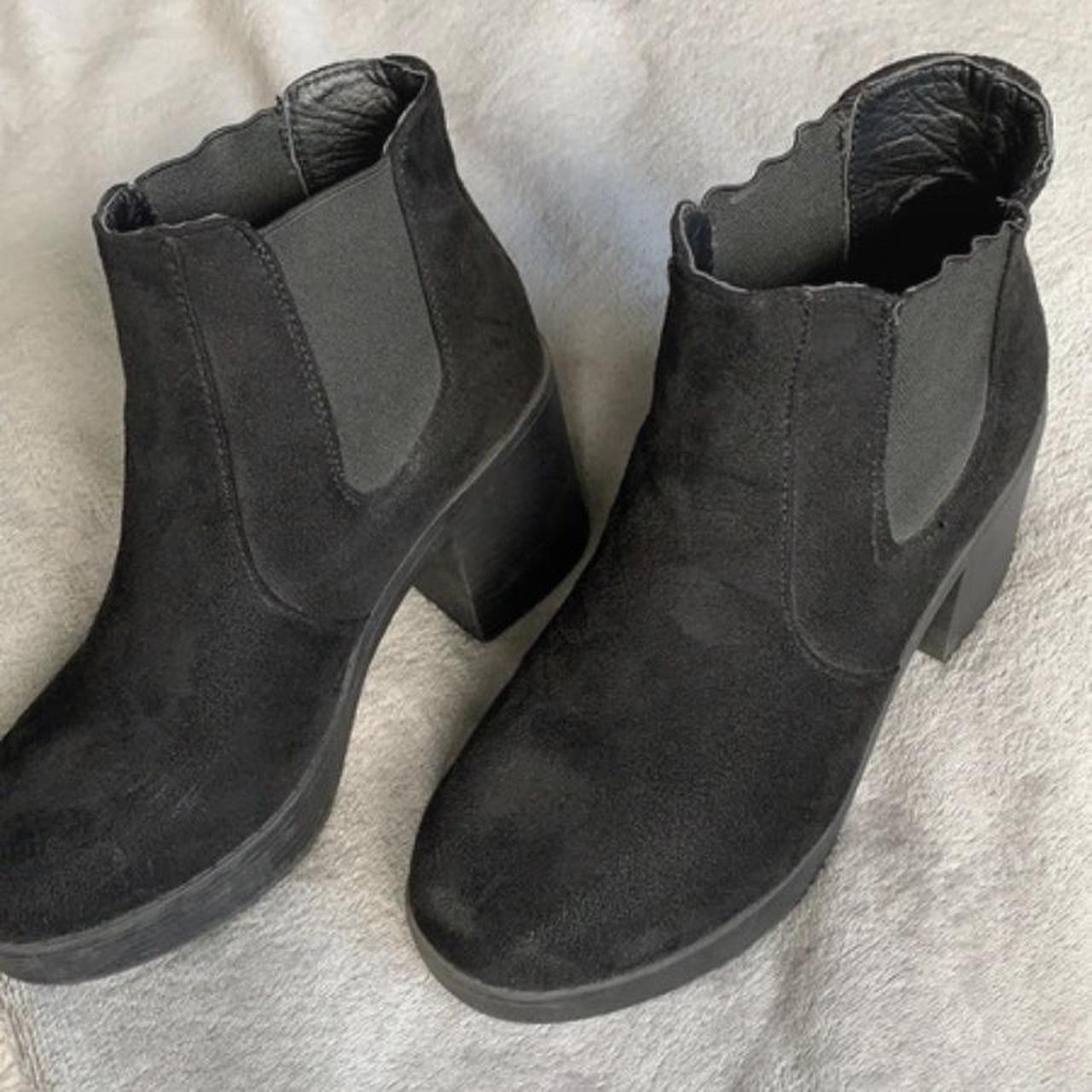 Black suede ankle boots with small heel size 4 - Depop