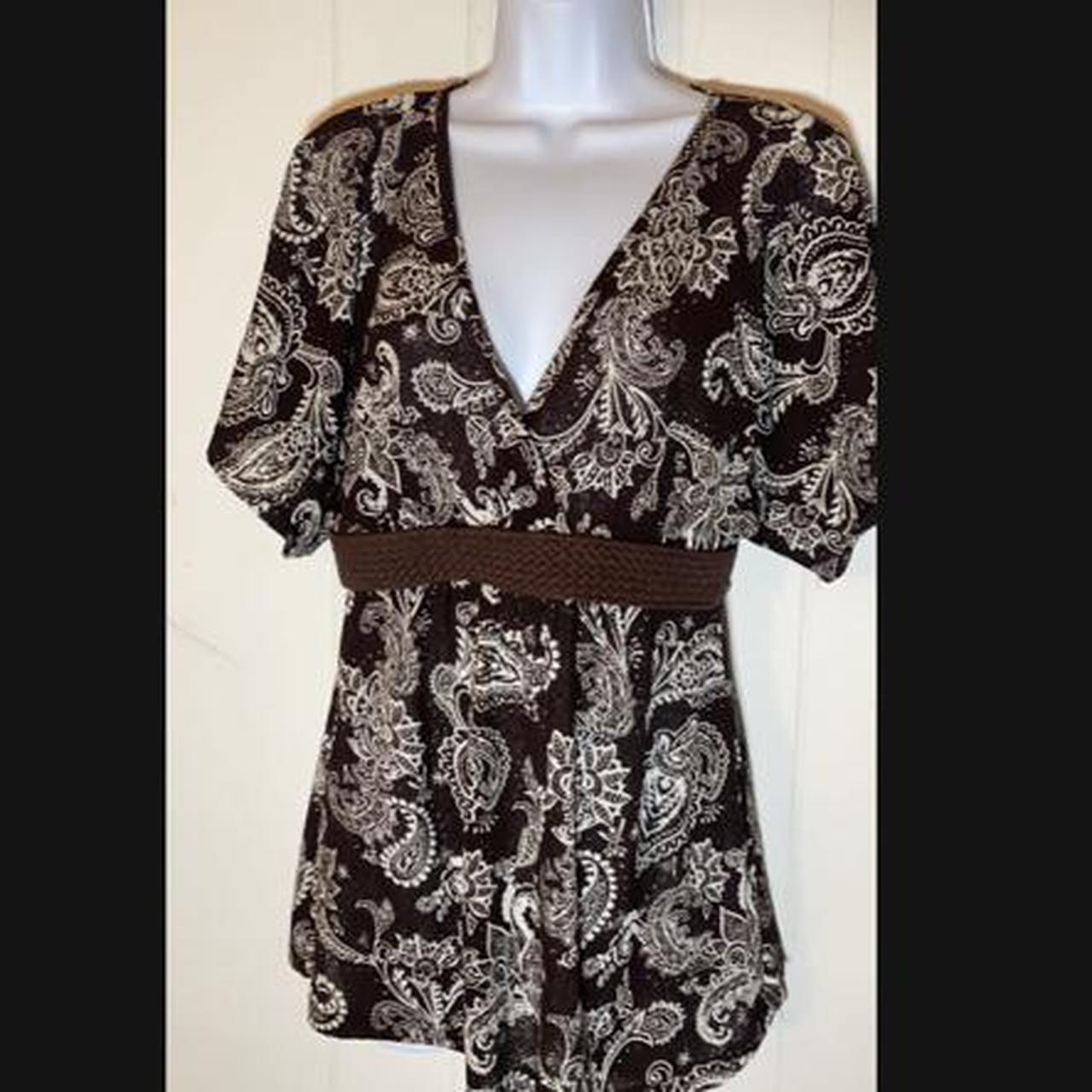 Women's Brown and White Blouse | Depop