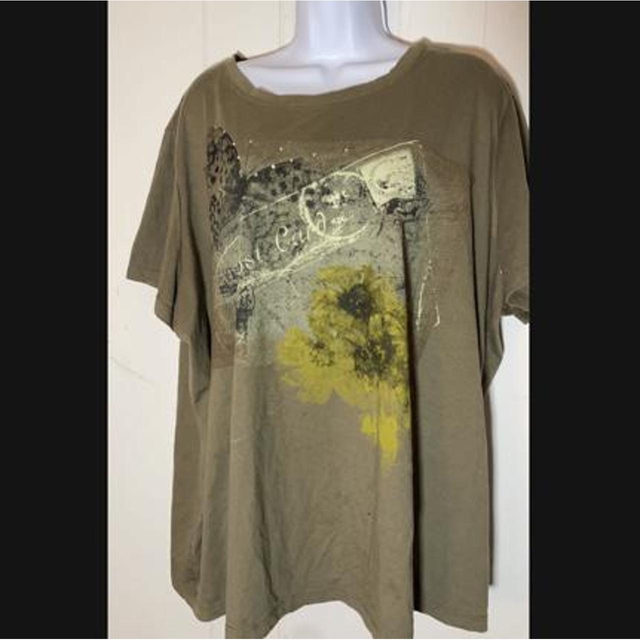 Women's Khaki and Green Tshirt Depop