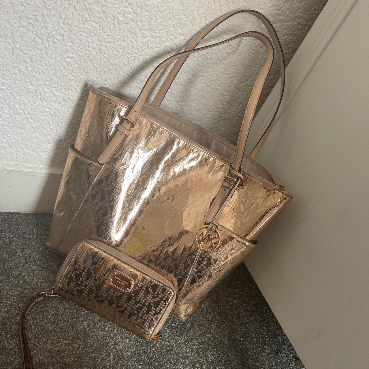 Michael Kors Rose Gold Purse, Women's Fashion, Bags & Wallets, Purses &  Pouches on Carousell