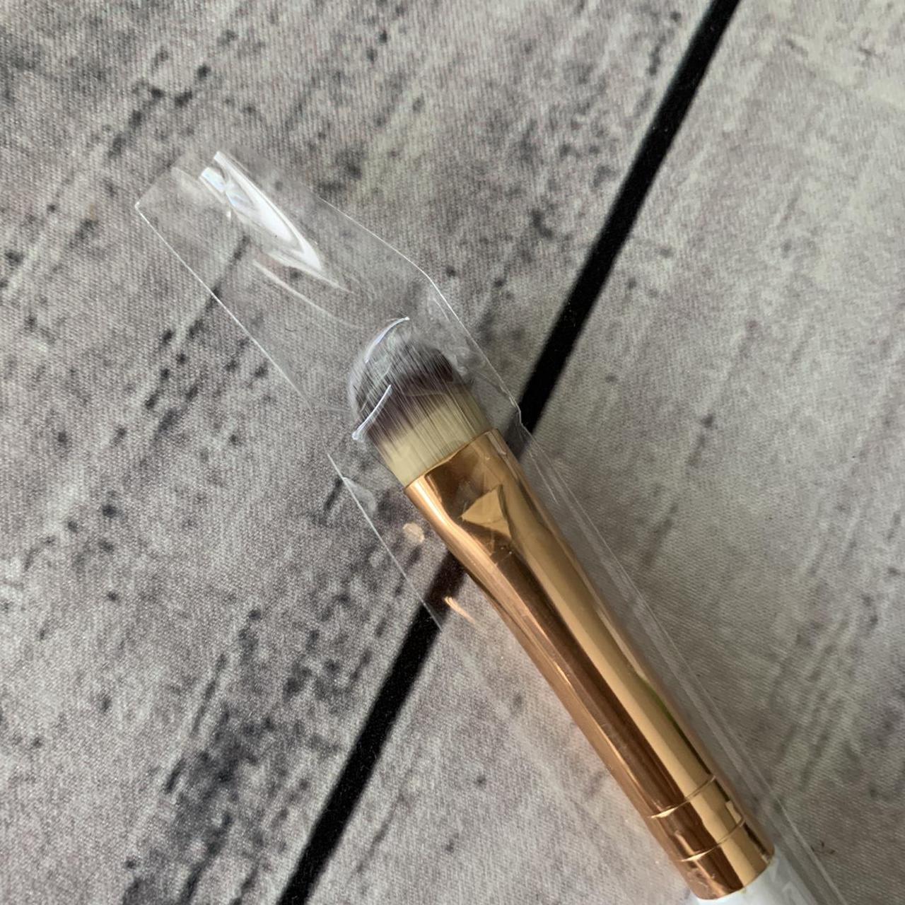 Product Image 1 - F.A.R.A.H Concealer Brush 10F Rose