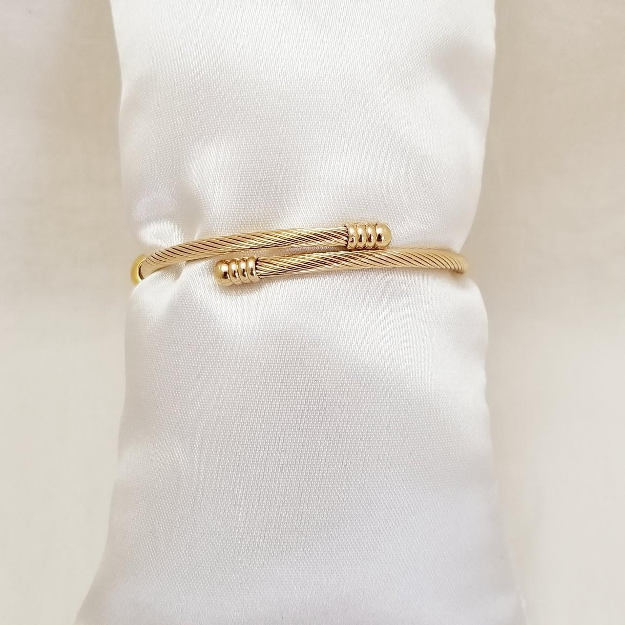 Women's White and Gold Watch (4)