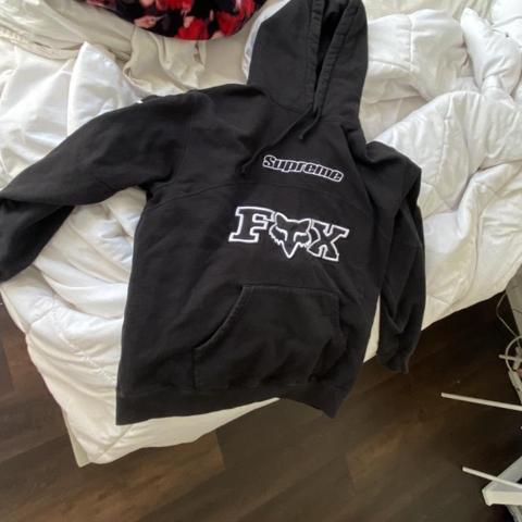 Supreme fox-hoodie - Depop