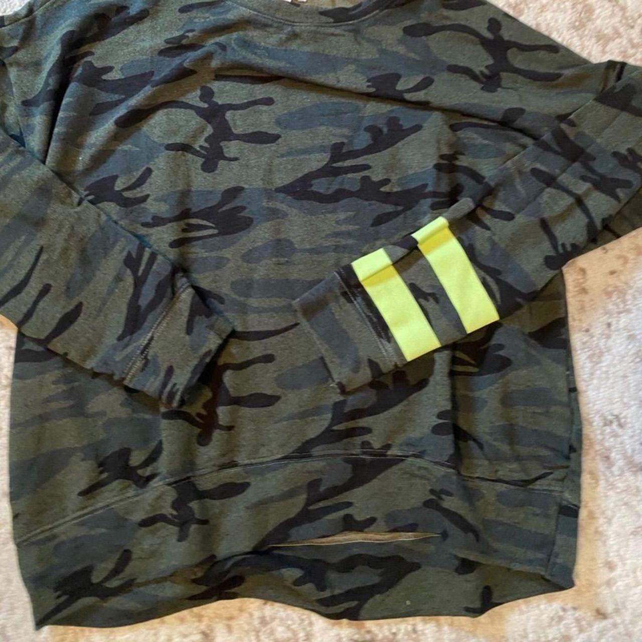 Soft on sale camo sweatshirt