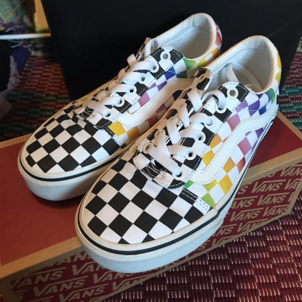 size 6 checkered vans