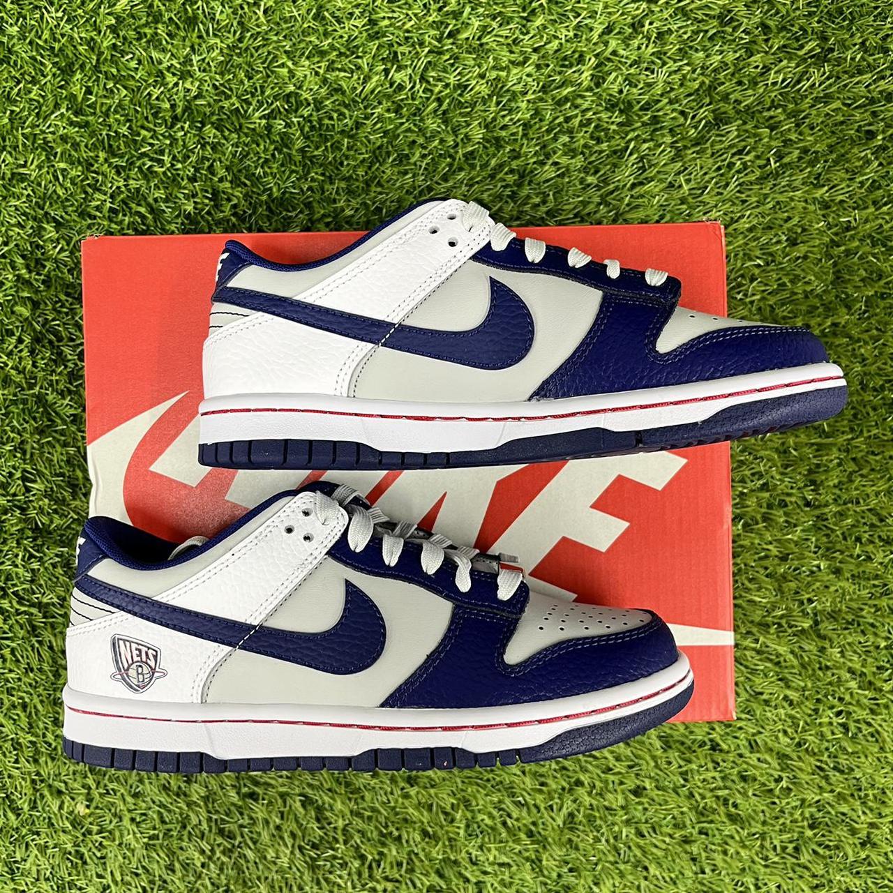 ladies navy nike trainers