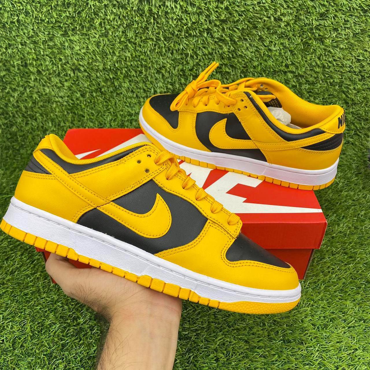 Nike dunk low trainers in outlet yellow