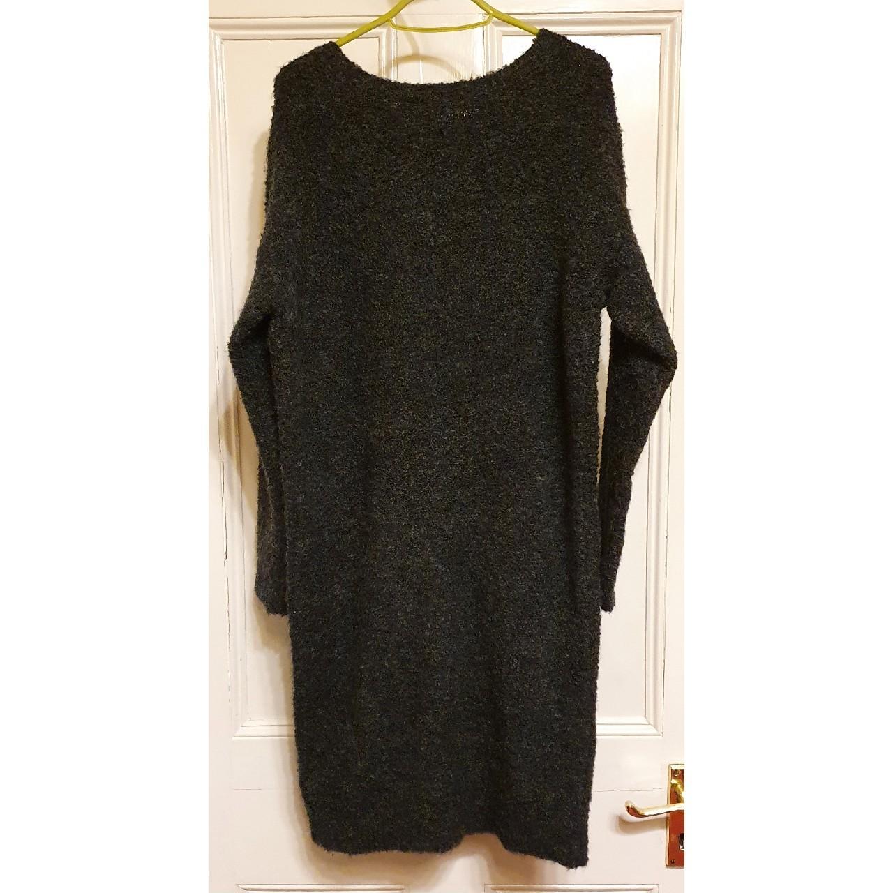 Midi Uniqlo wool dress. Fluffy, warm and comfy.... - Depop