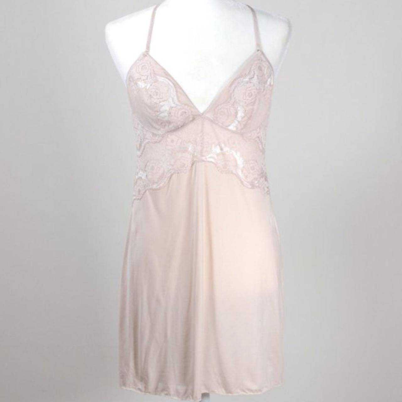 Wacoal Women's Cream Pajamas Depop