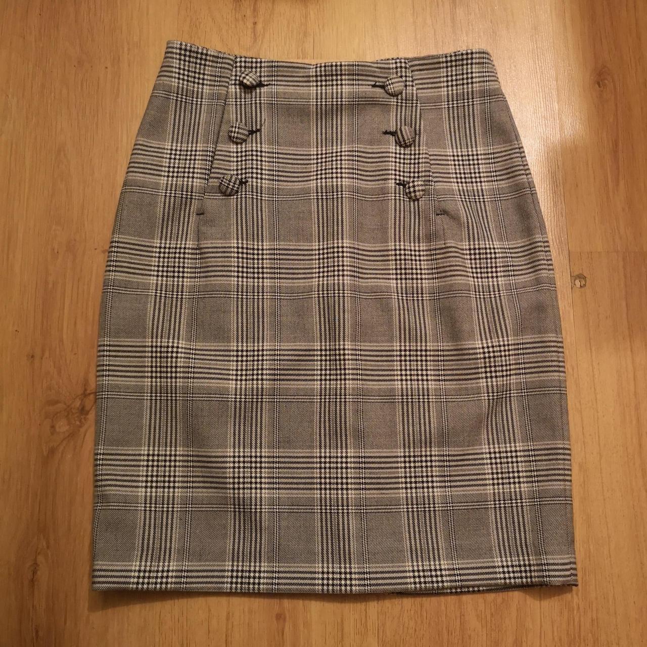 H&M Women's Grey and Black Skirt | Depop