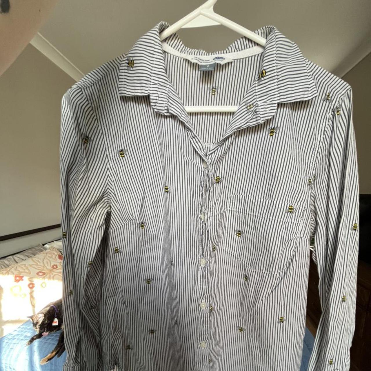 old navy bee shirt