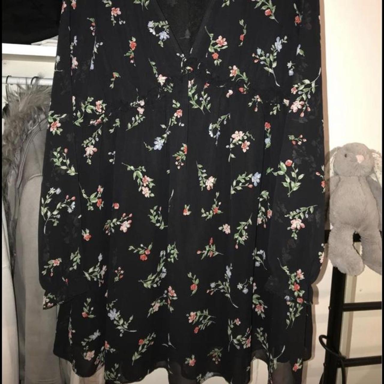 floral cute h&m dress size M #floral #skater #mini - Depop