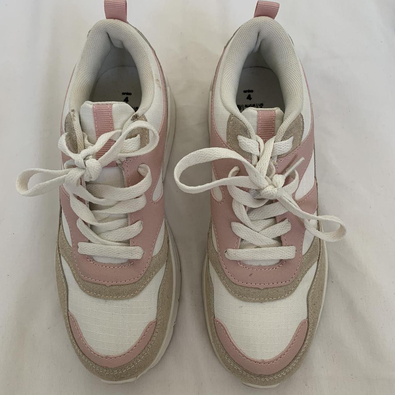 Women's Tan and Pink Trainers | Depop