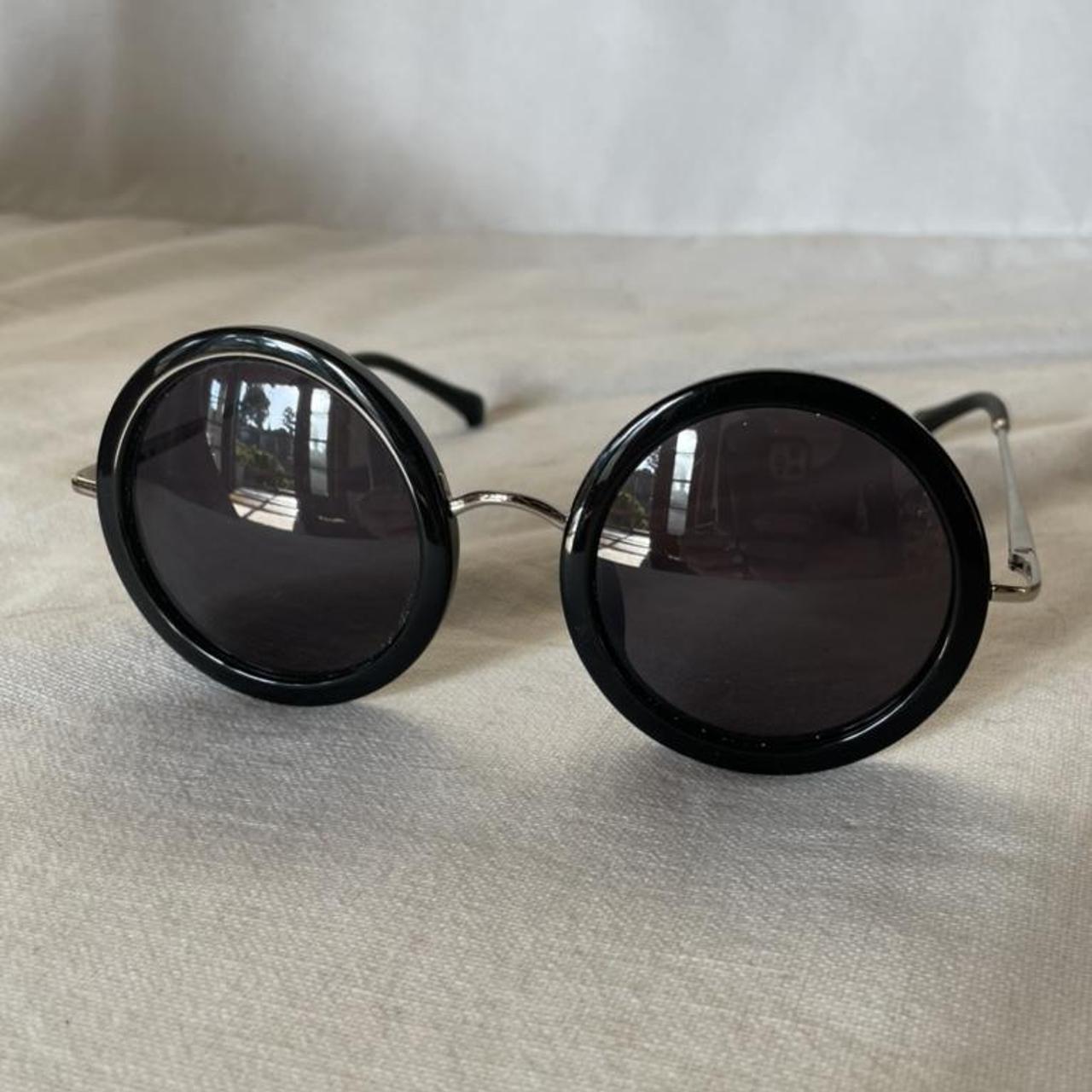 Product Image 1 - Designer Linda Farrow round glasses.
