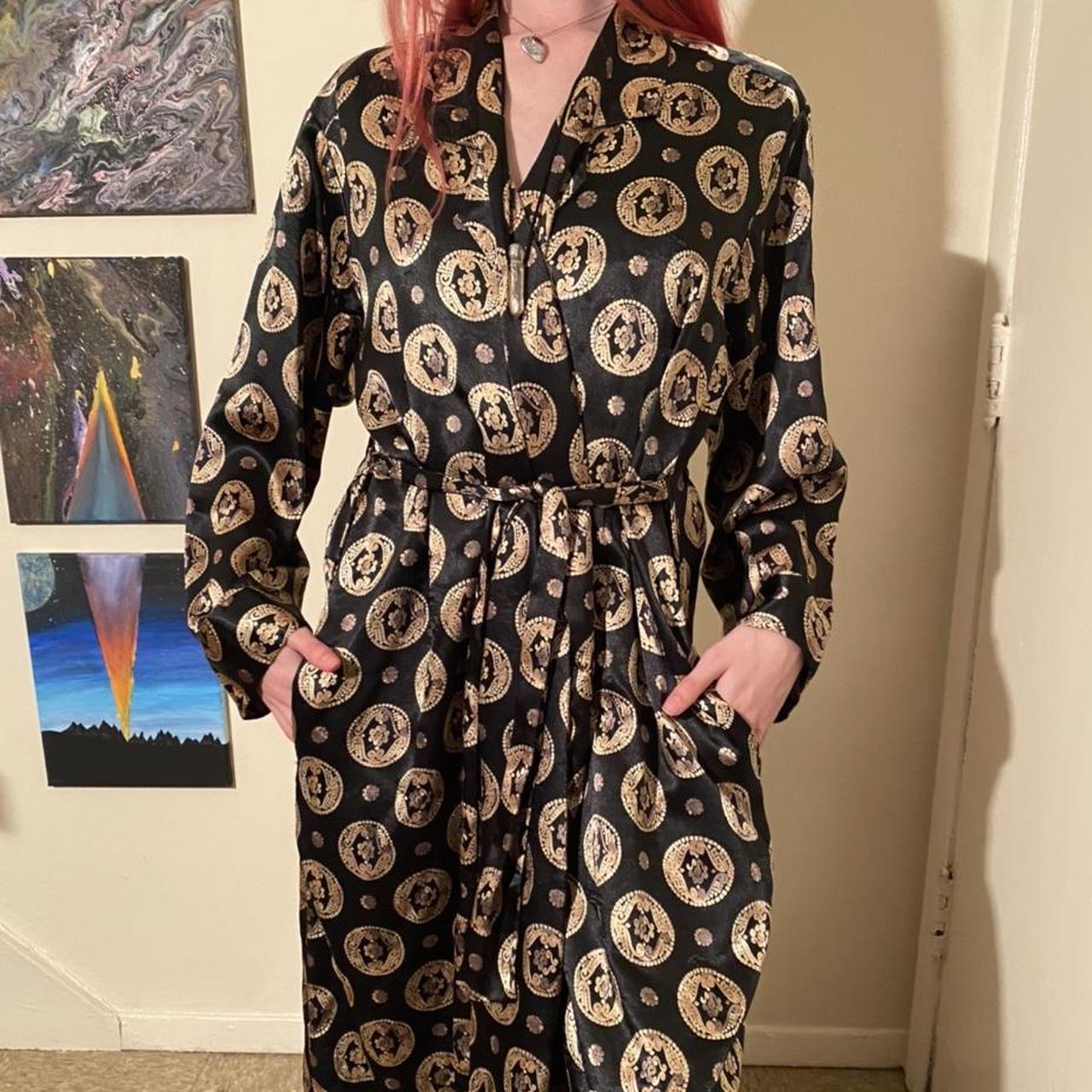 Amelia’s Robe / Gown stunning and flawless 100... Depop