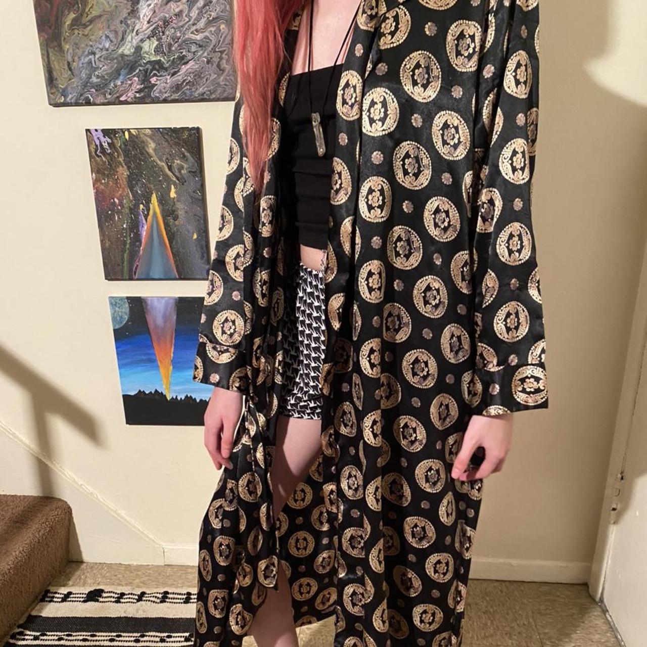 Amelia’s Robe / Gown stunning and flawless 100... Depop