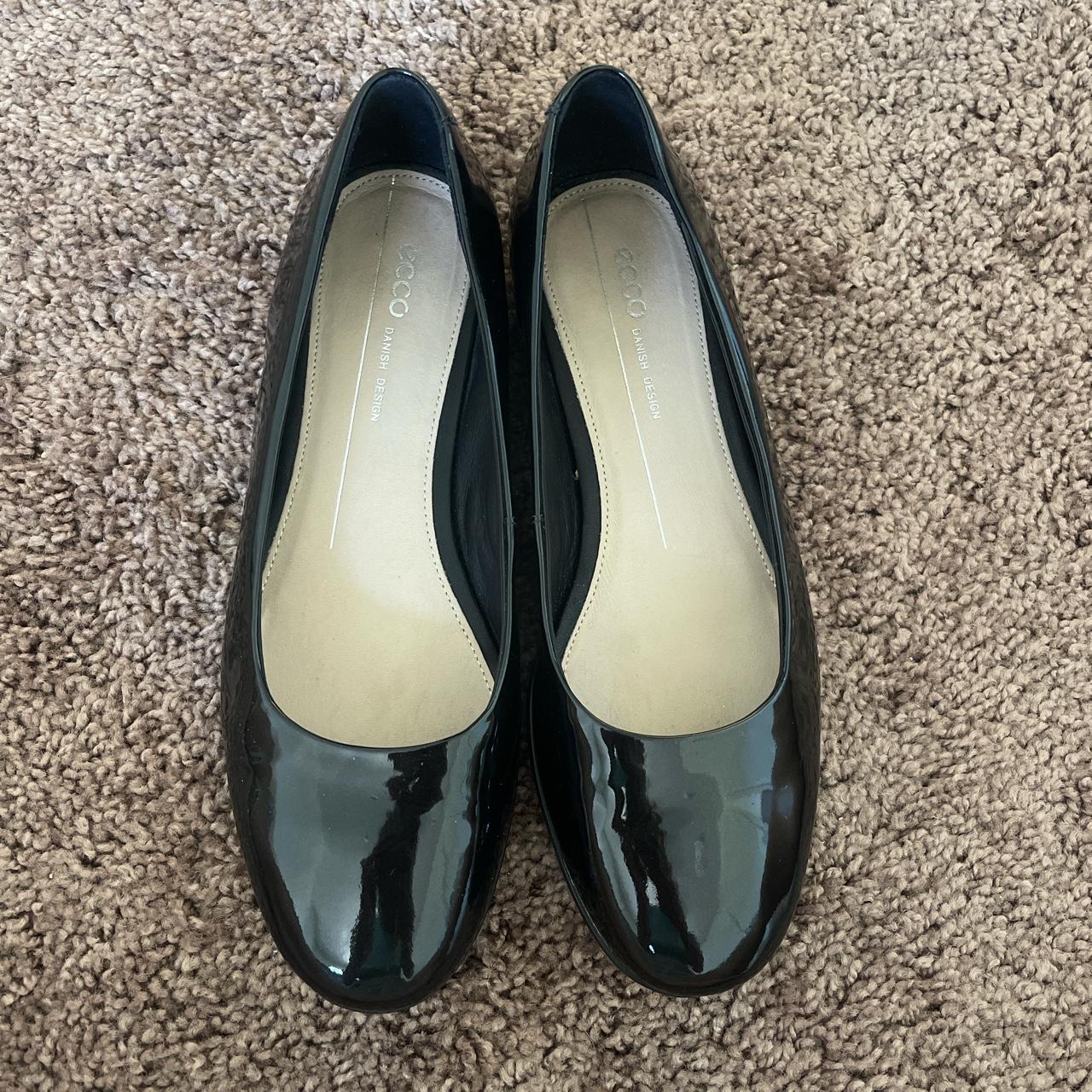 Flats Ecco Size 38 (US 7) (too small for me - i am... - Depop