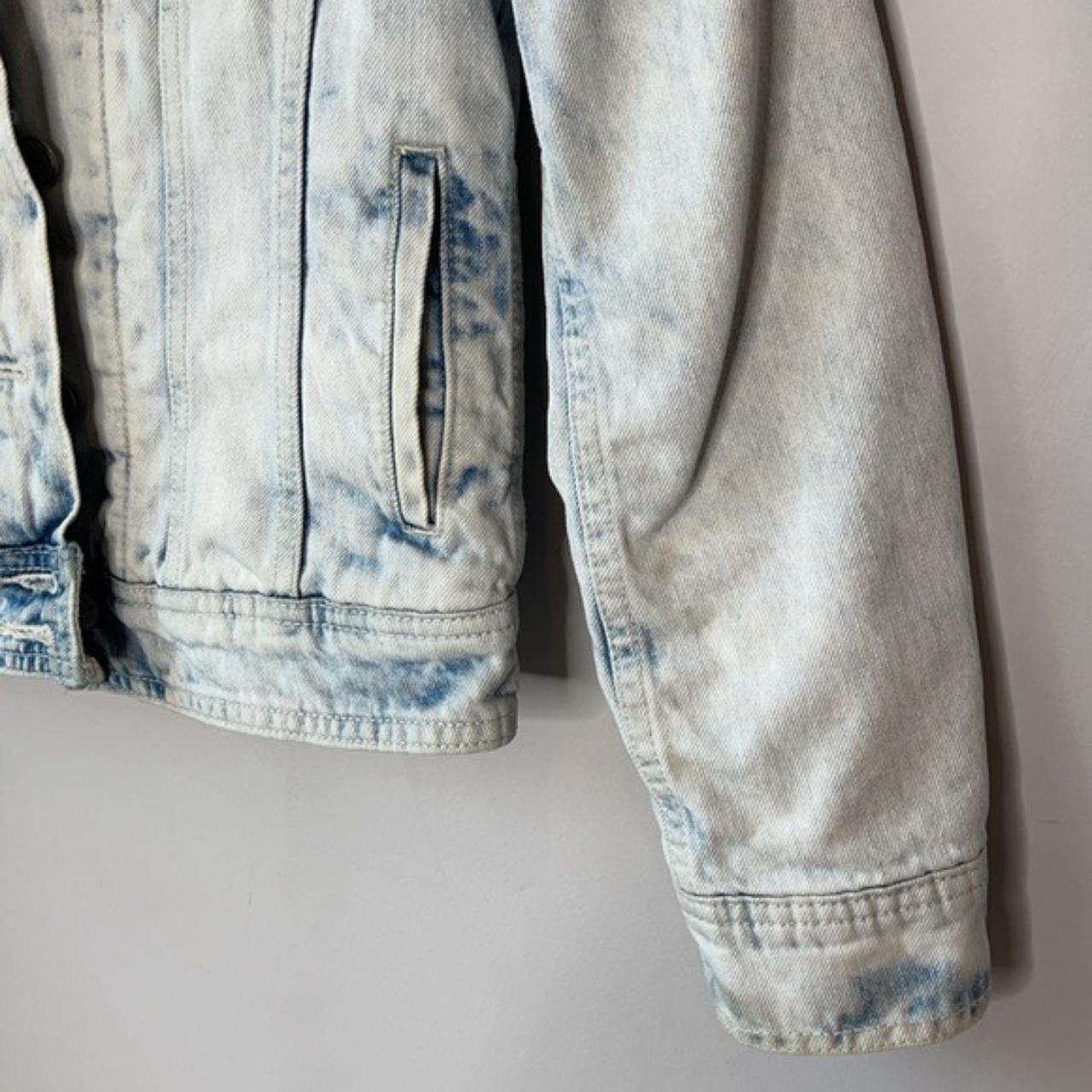 Product Image 4 - This Levi’s Sherpa Trucker Jacket