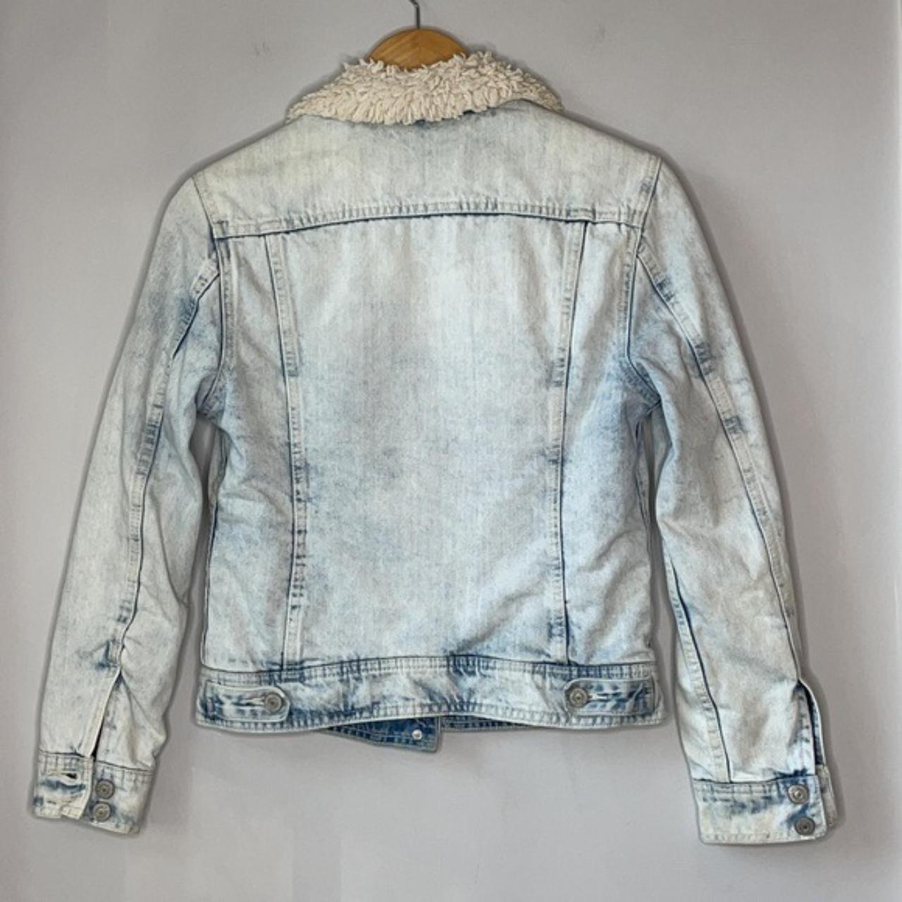 Product Image 2 - This Levi’s Sherpa Trucker Jacket