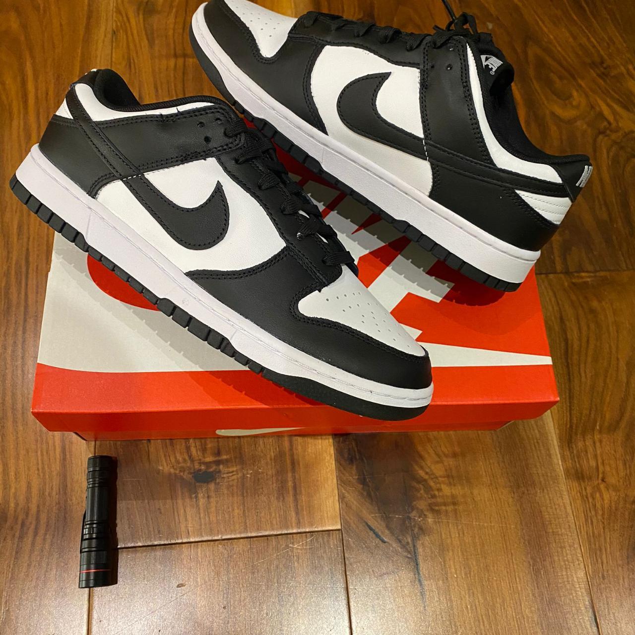 Nike Men's Black and White Trainers | Depop