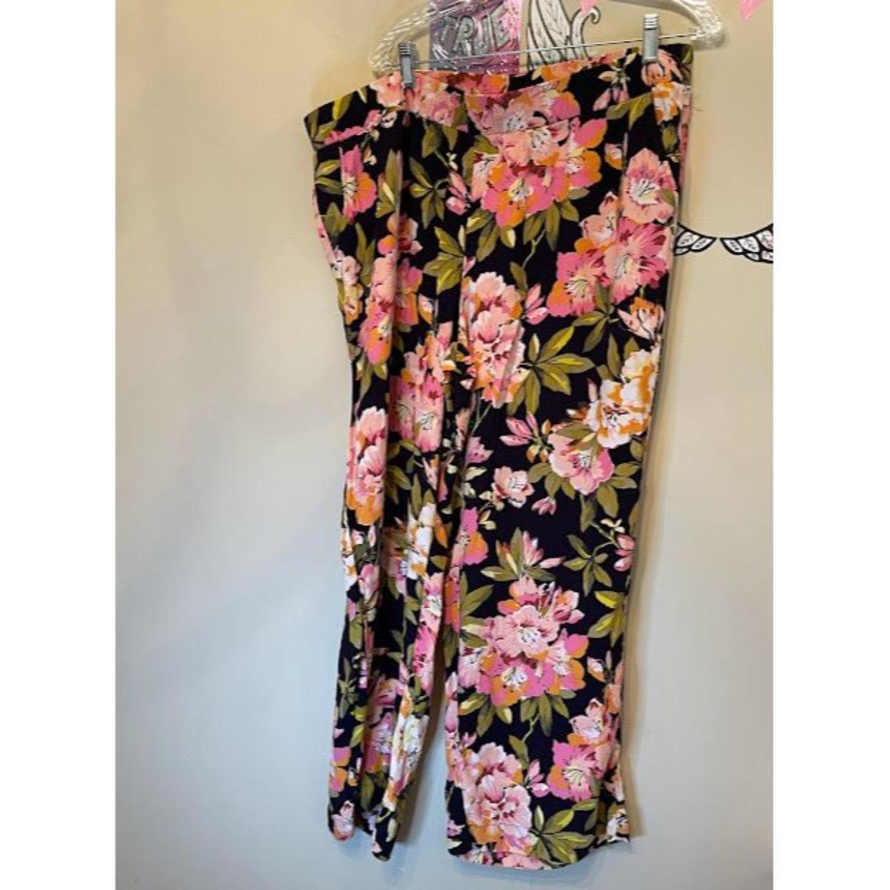 Gently Worn Women's Loft Floral Dress Pants with... - Depop