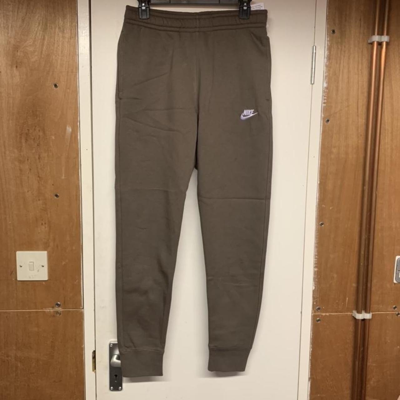 nike club cuffed sweatpants