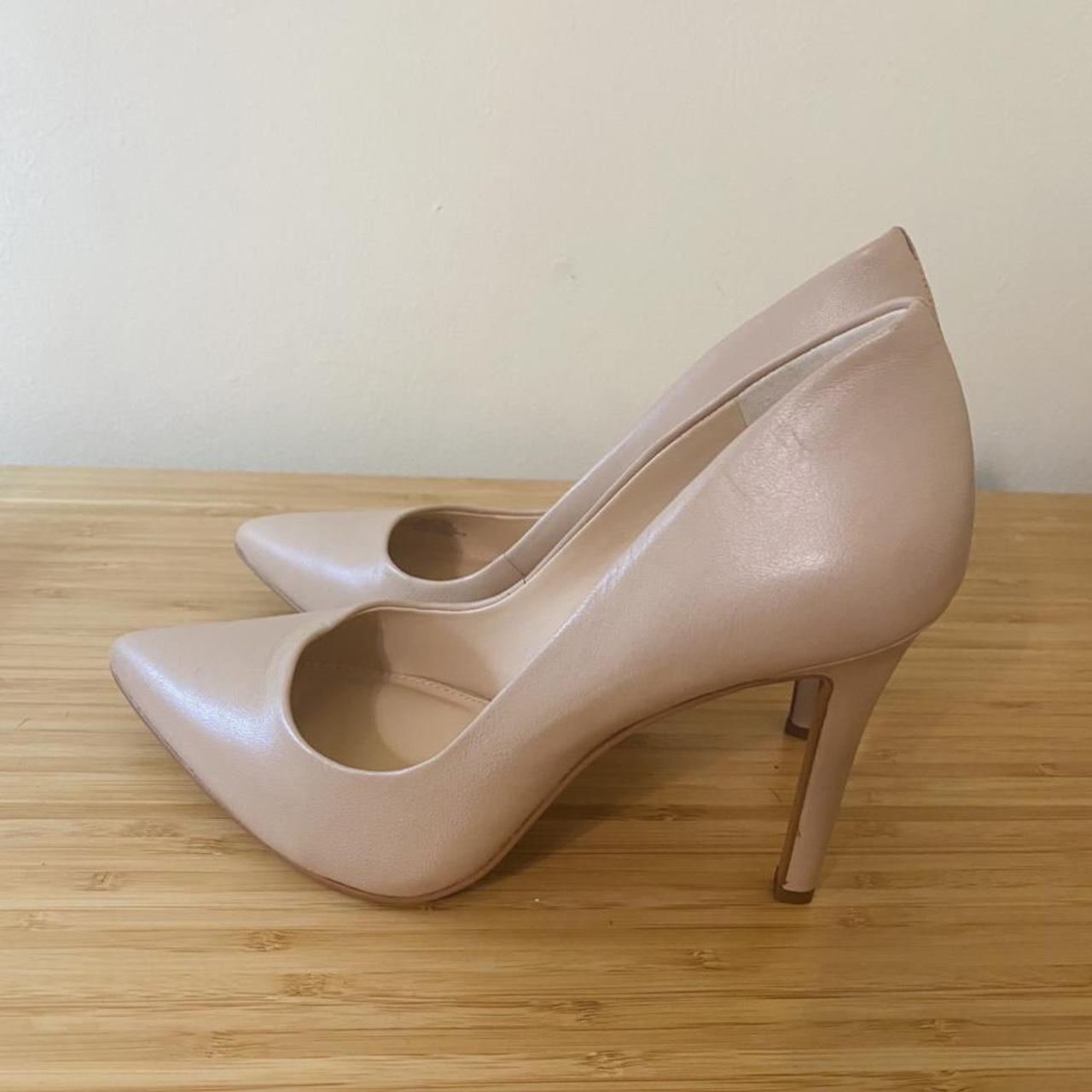 Vince camuto 2025 nude heels