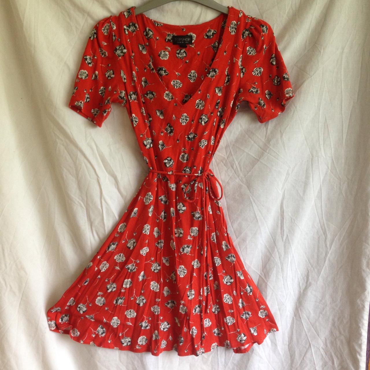 Cute floral picnic dress from 😍 with its red... Depop