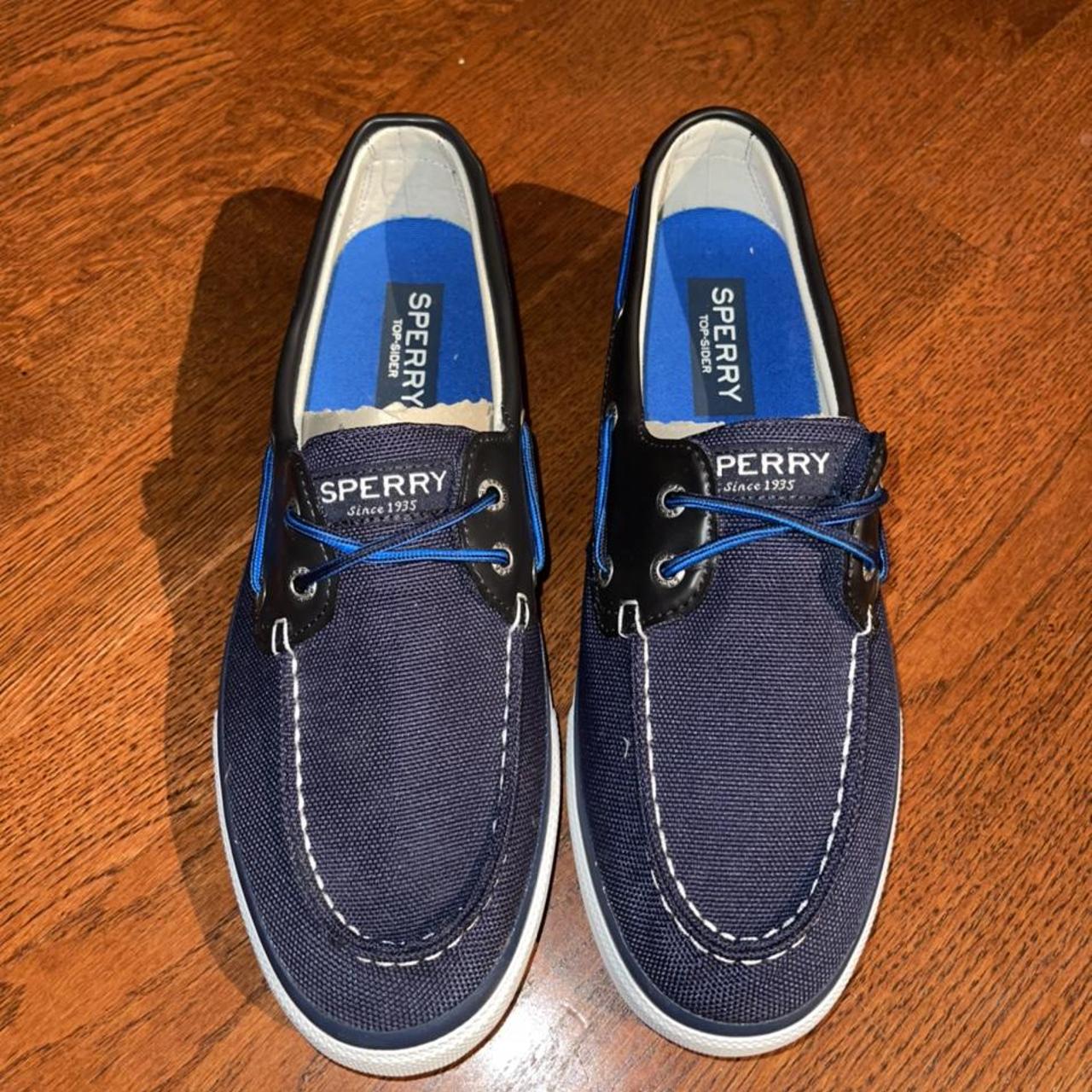 Sperry Men's White and Navy | Depop