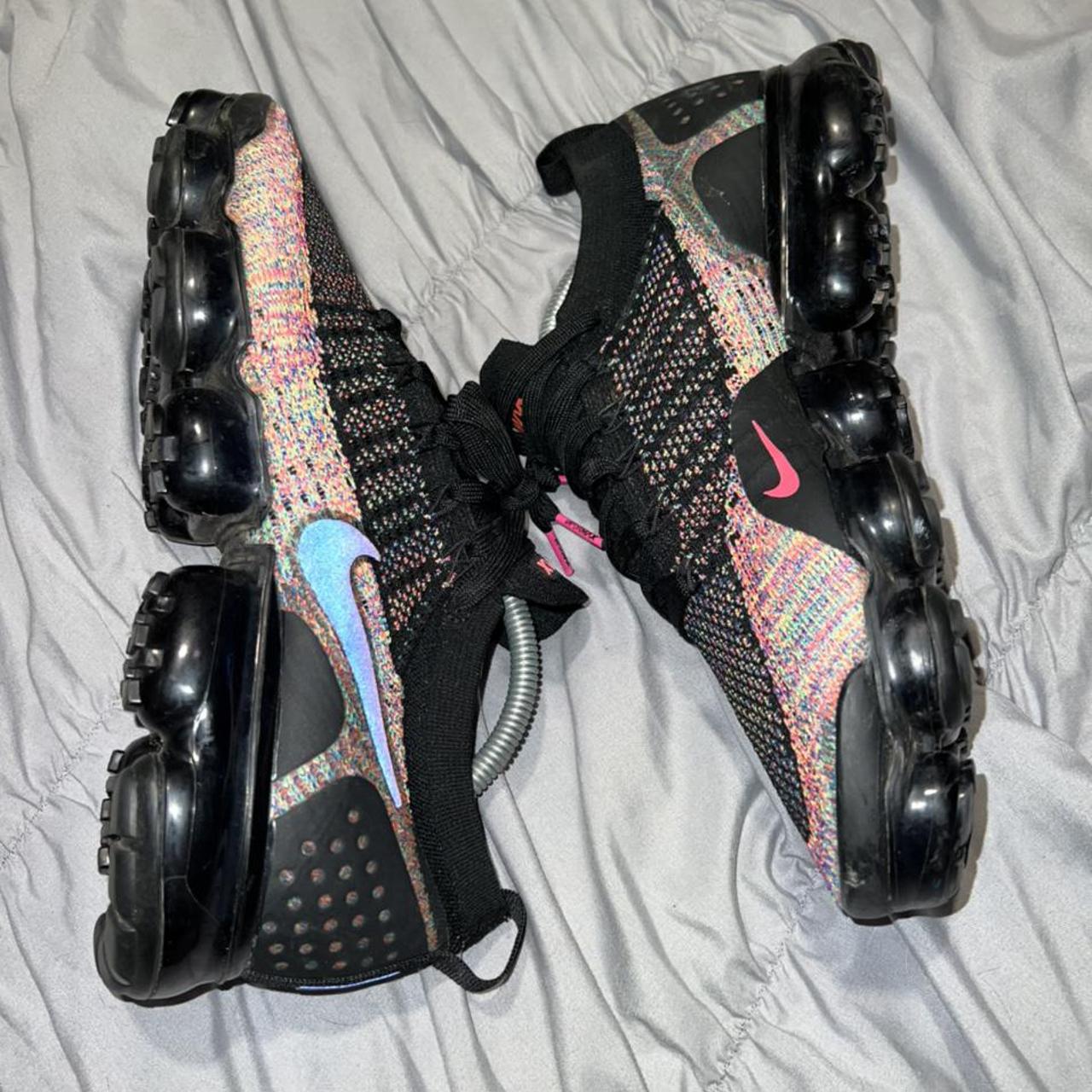 Nike air vapormax flyknit hotsell 3 black/multicolor women's shoe