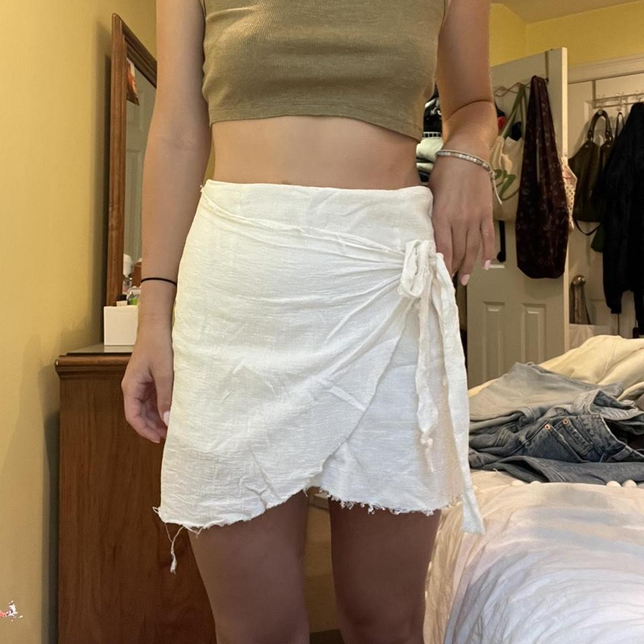 Mint Velvet Women's Cream Skirt