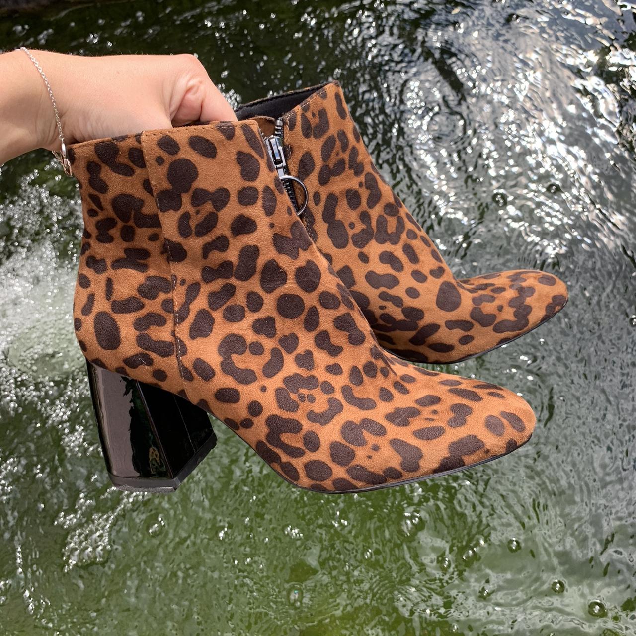 Stradivarius 2024 leopard boots