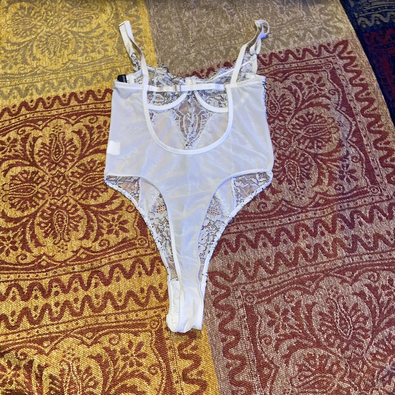 White laced Forever 21 Body suit Size Small - Depop