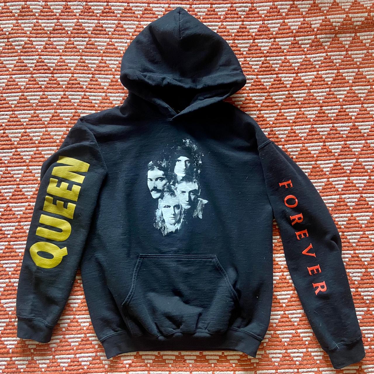 Queen hoodie store hot topic