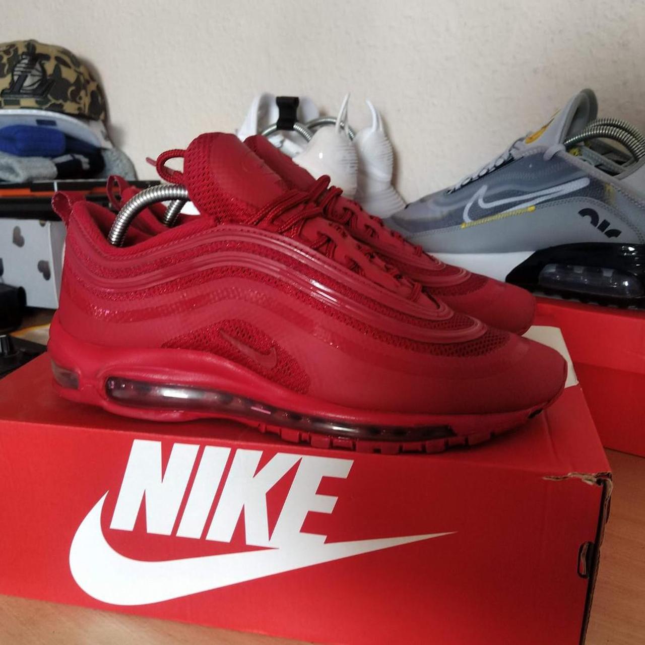 air max hyperfuse gym red