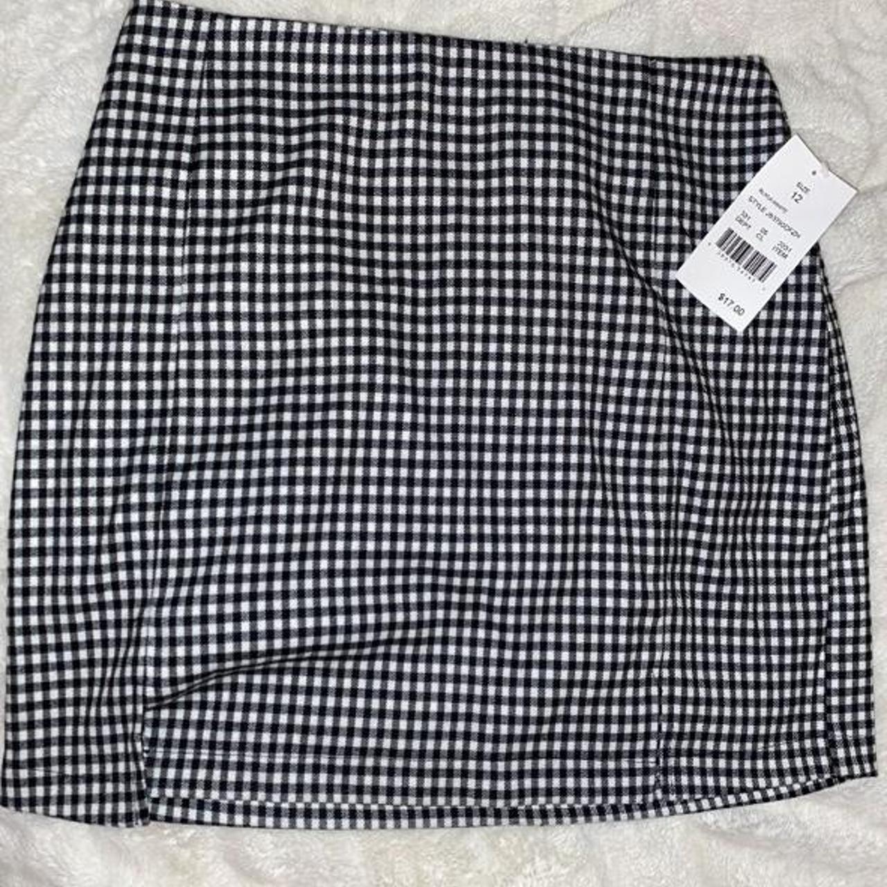 BRAND NEW WITH TAGS never worn plaid skirt size