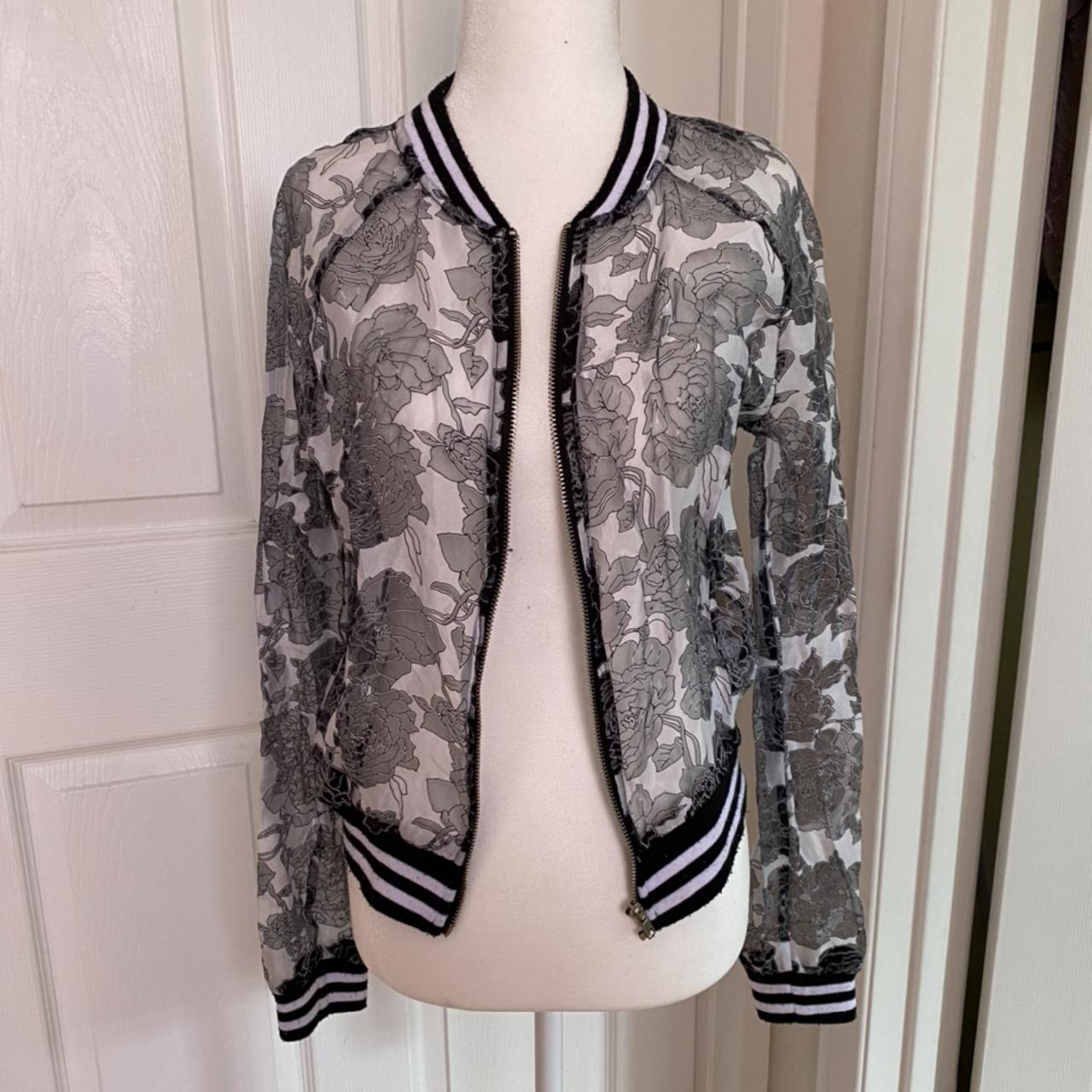 LUSH Clothing Women's | Depop